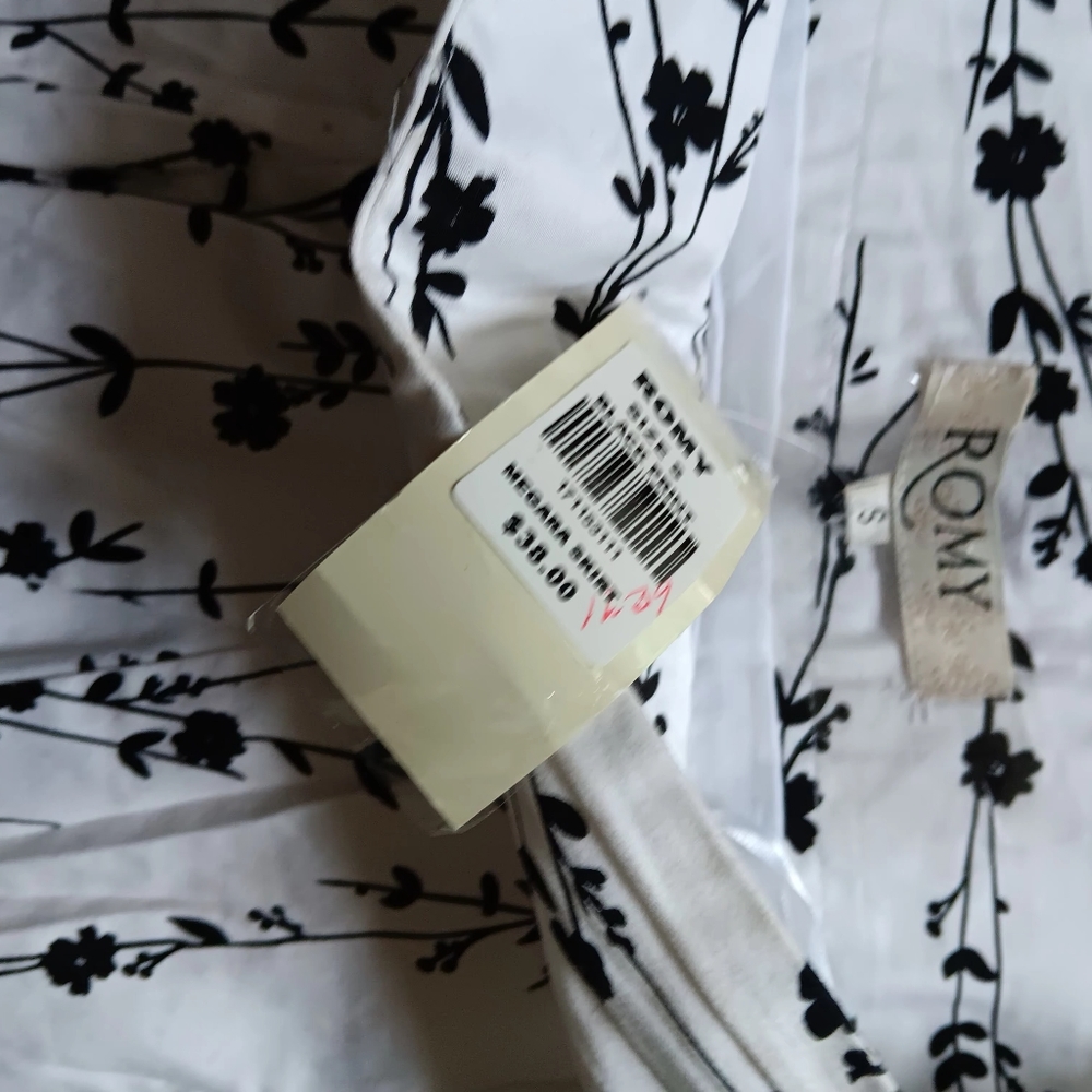 Romy Black and White skirt Small NWT - Picture 5 of 6